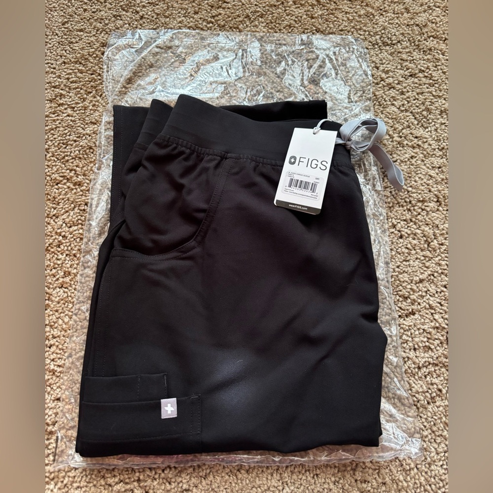 NWT Figs Women's Black Trousers Size Medium Regular